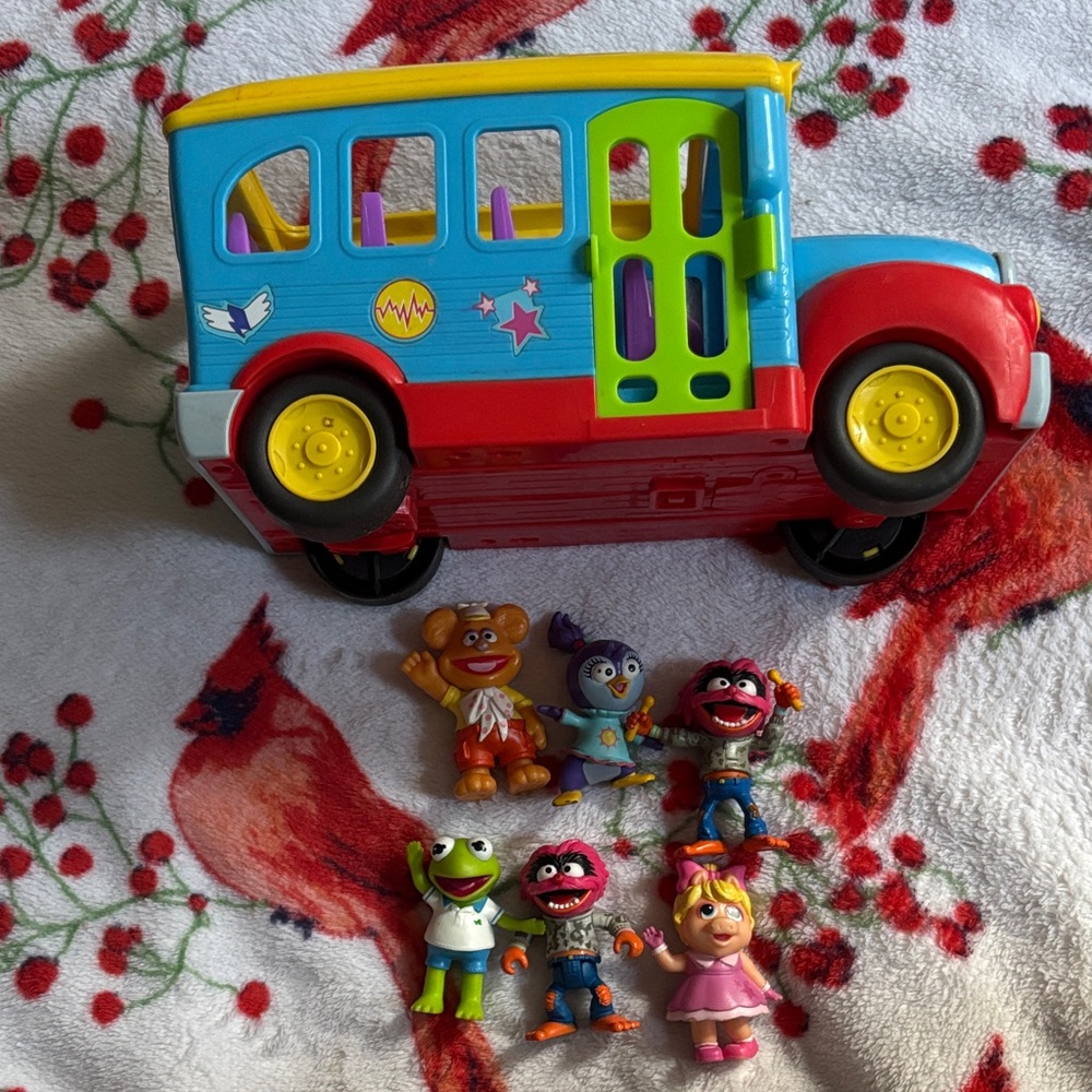 Muppet Babies with singing school bus